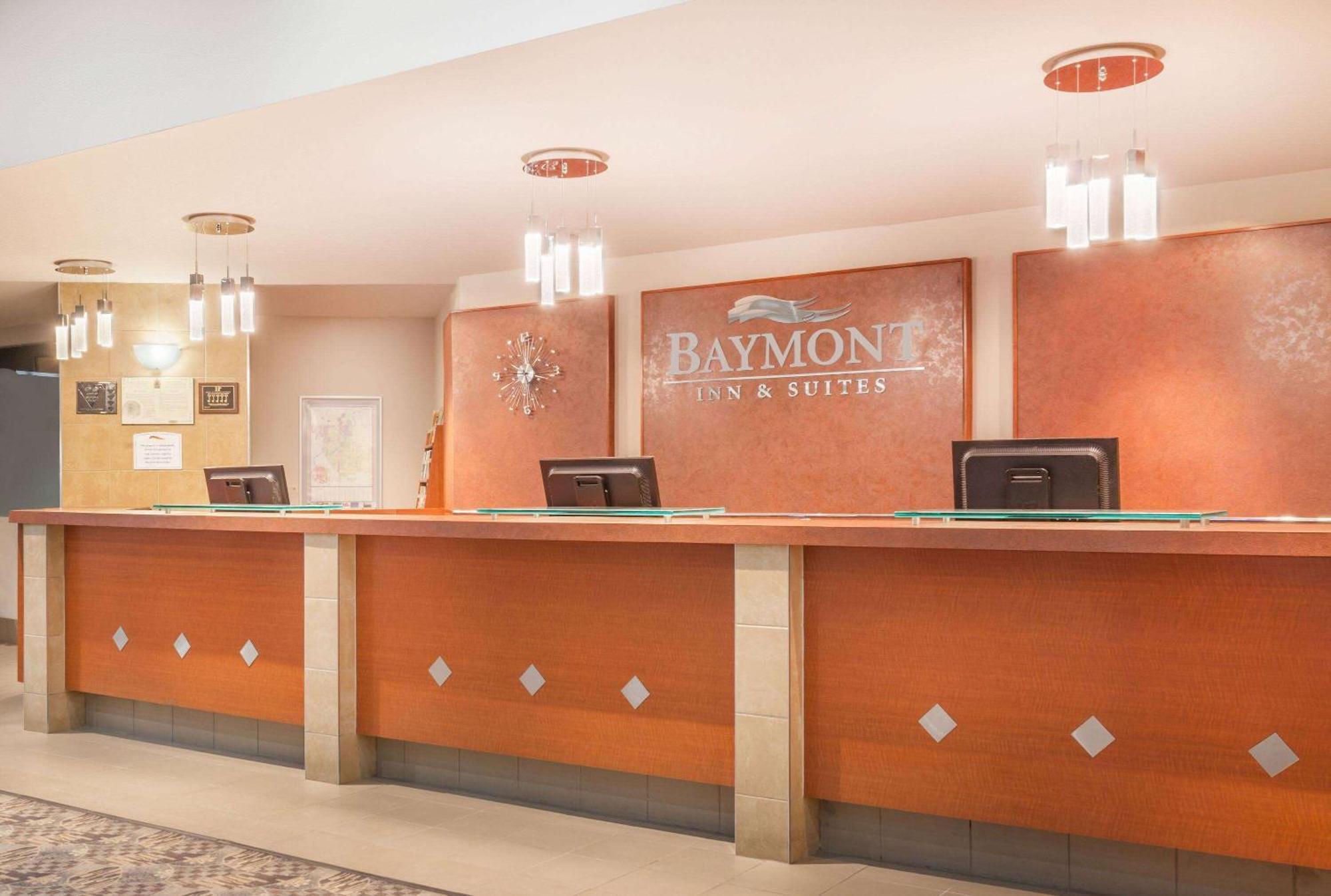 Baymont By Wyndham Red Deer Exterior foto